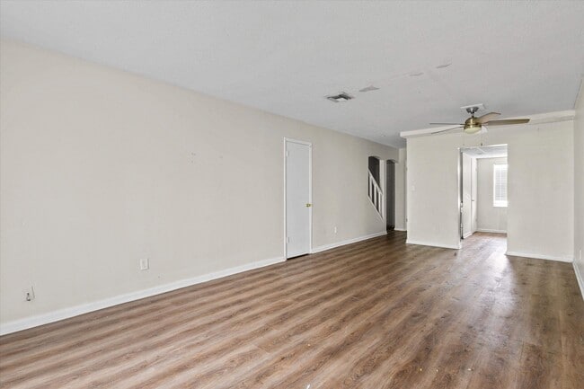 Building Photo - 2325 W Pensacola St Unit 121 Rental