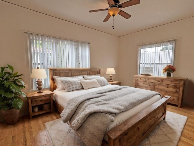 Photo - 1200 N Gardner St Unit 5