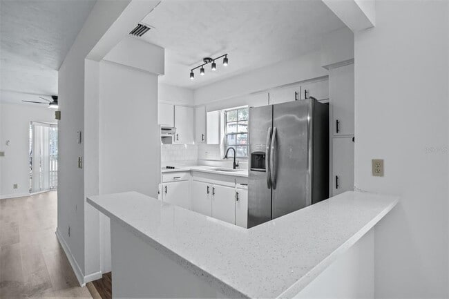Photo - 812 W Warren Ave
