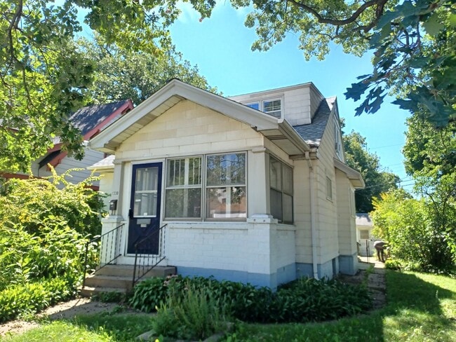 Photo - 1330 Selby Ave Apartment Unit Lower ( A )