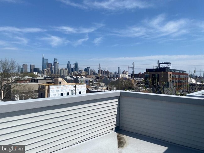 Photo - 2615 Latona St