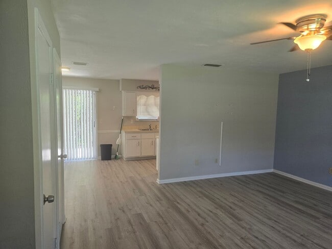 Photo - 6853 Grove Rd
