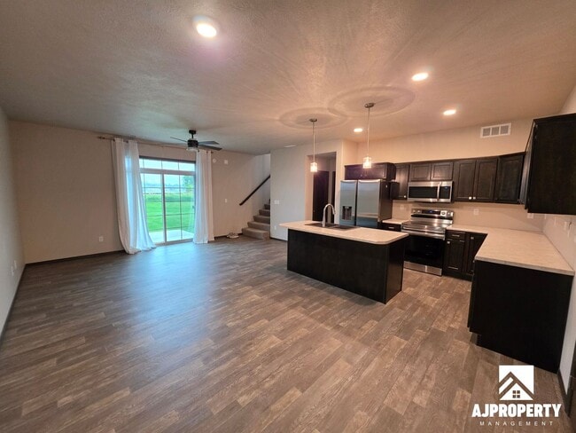 Photo - 2542 E Meadowside Pl