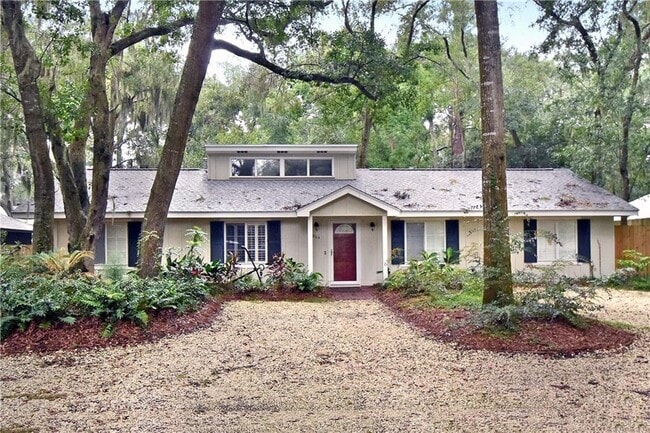 Photo - 204 Maple St