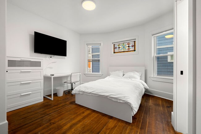 Building Photo - 21 Sudan St