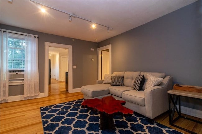 21 School St Unit 3