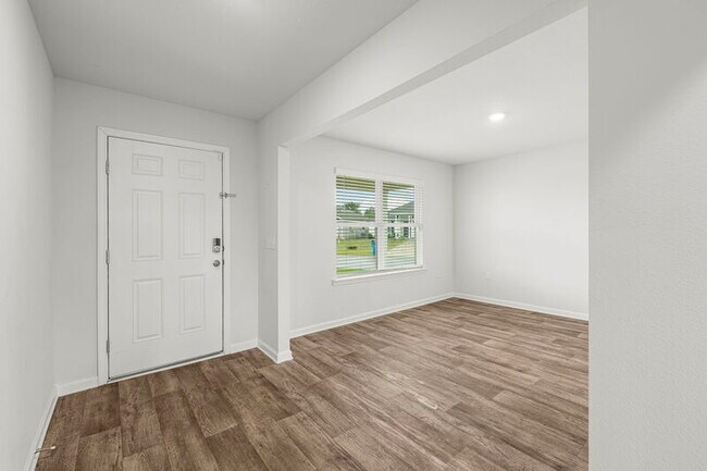 Photo - 5832 Viking Wy