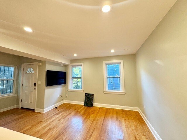 Photo - 6 St James Pl