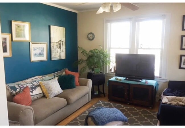 Photo - 733 Elm St Unidad 301