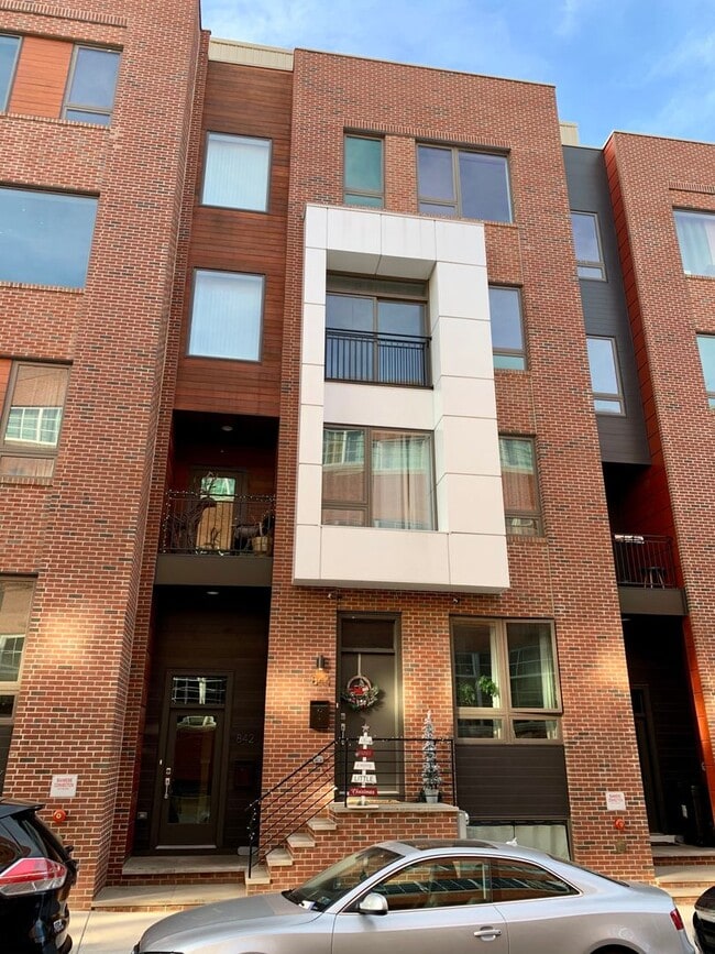Building Photo - Stunning 3-Bed Townhome with Garage in Northern Liberties! Available mid-July!