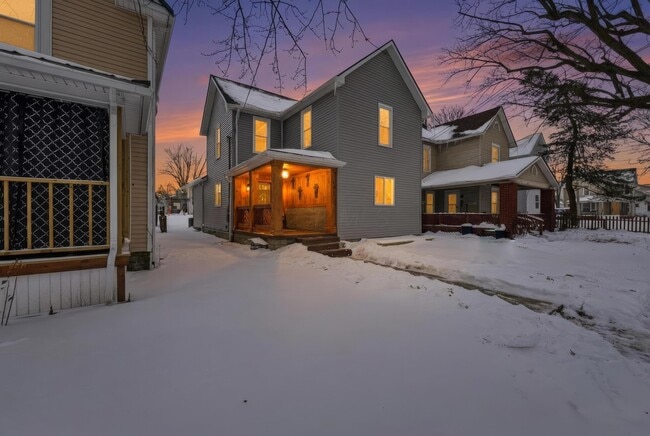 Photo - 321 W Columbia St