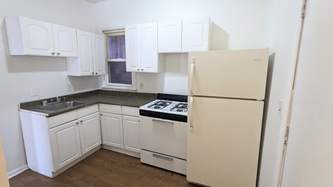 Photo - 395 Livingston Ave Unit 1