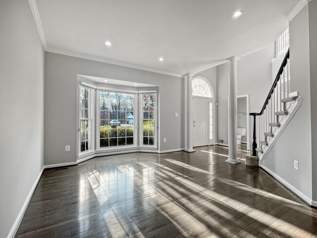 Photo - 214 W Locust St
