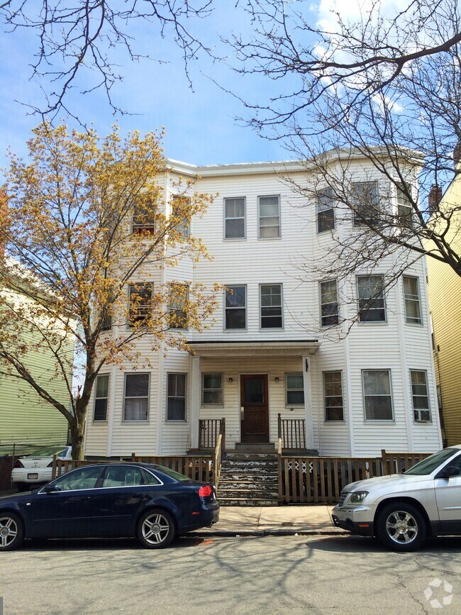 Building Photo - 119 Lexington St Unit 2 Rental
