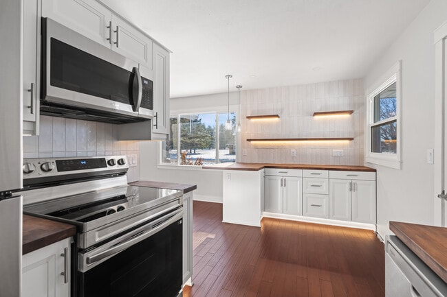 Photo - N6453 Harold St