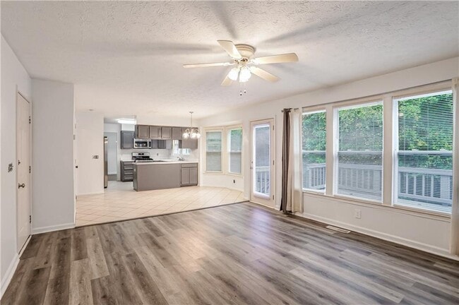 Photo - 3571 Forest Glen Trail