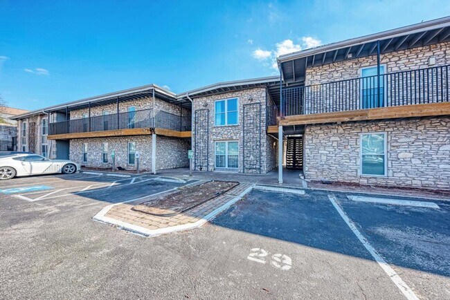 2401 Manor Rd