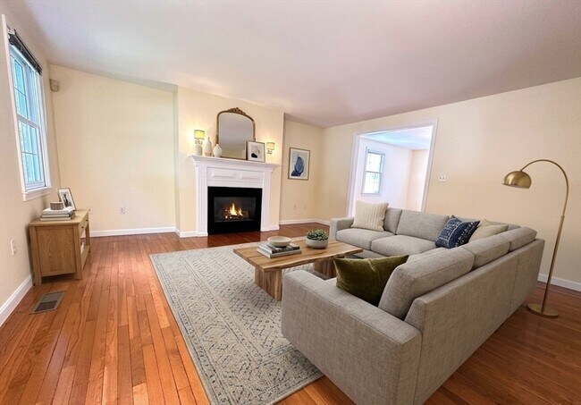 322 Lowell St