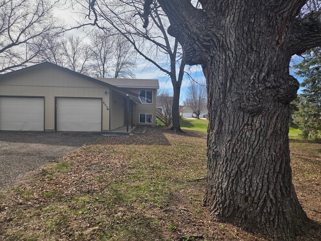 Building Photo - 803 1st Ave NW