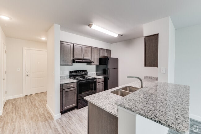 1BR, 1 BA - 715 SF