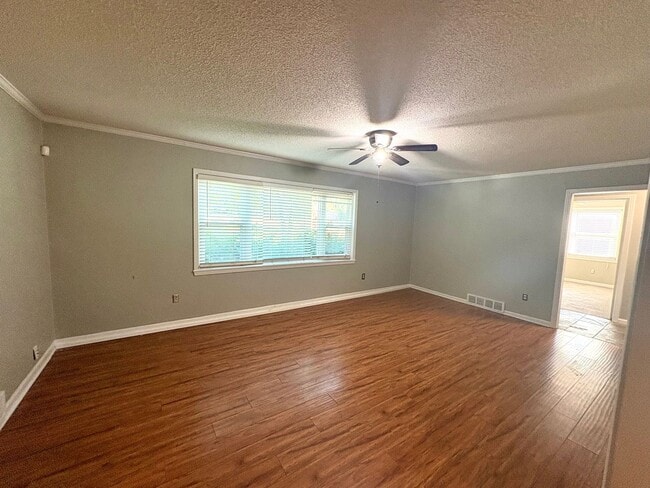 Photo - 2805 W 75th St