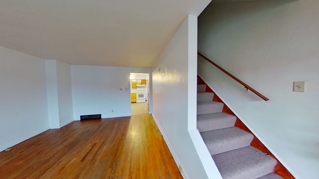 Photo - 11 W McNutt St