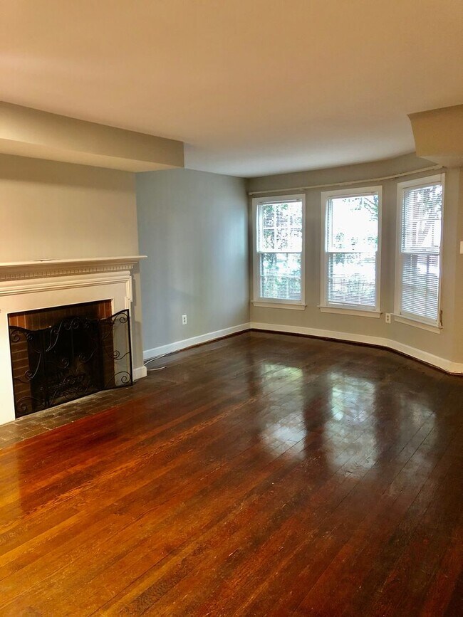 Building Photo - 941 25th St NW Unit B