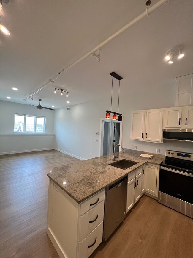 Beautiful 2 Bedroom 2 Bath Apartment on Ma... - Beautiful 2 Bedroom 2 Bath Apartment on Ma... Unit 102