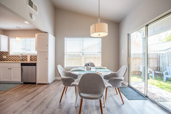 Photo - 6009 Richard Carlton Blvd