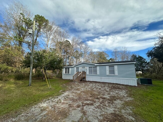 Building Photo - 114 Deer Rd