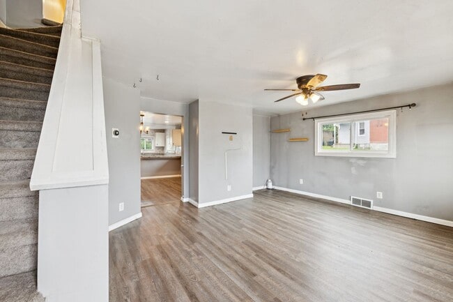 Photo - 2318 Eccles St