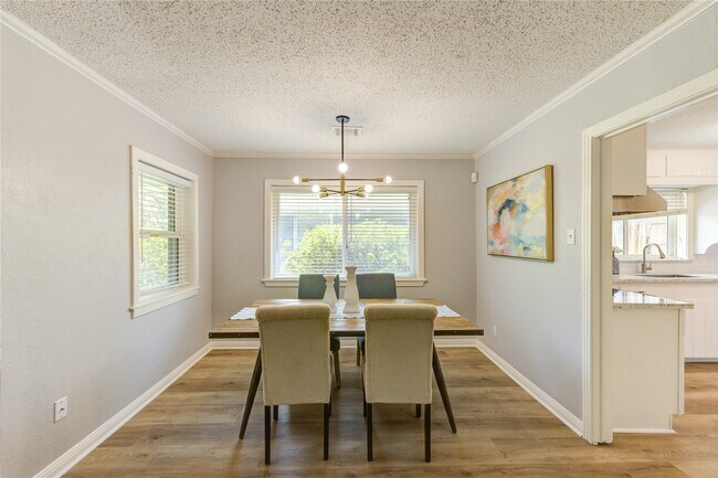 Photo - 3402 Gannett St