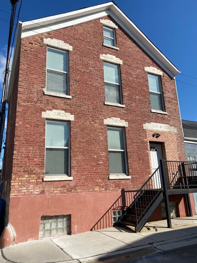 Building Photo - 1152 W 19th Pl Rental