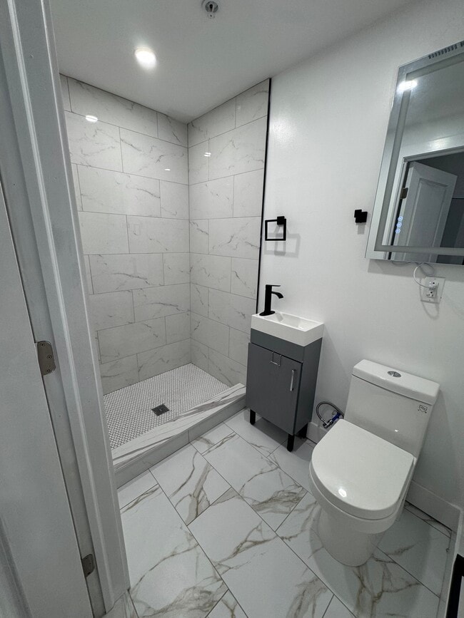 Photo - 647 N 16th St Unidad 2