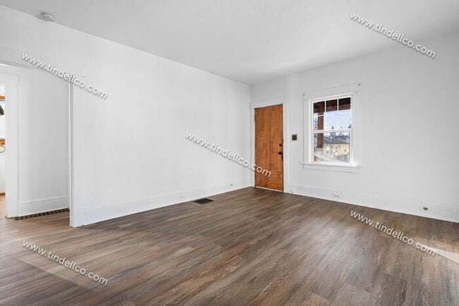 Photo - 4-bedroom 2-bathroom home located blocks from University of Portland- Pet Friendly!