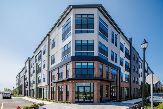The Pearl at Station Bay - The Pearl at Station Bay Apartments