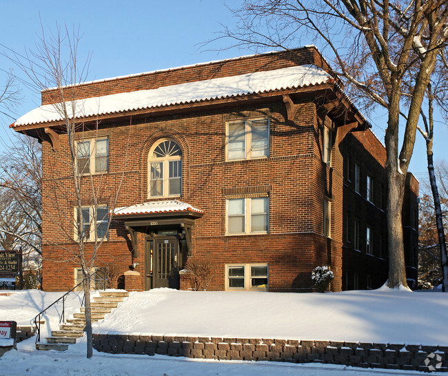 Building Photo - Summit View Apartments