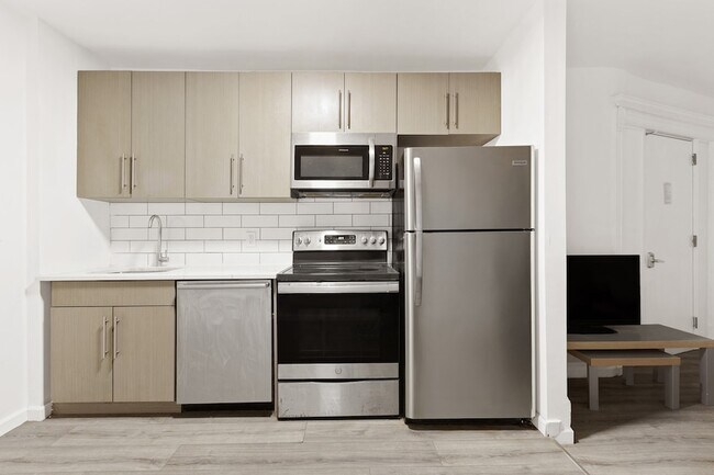 Photo - 207 W 136th St