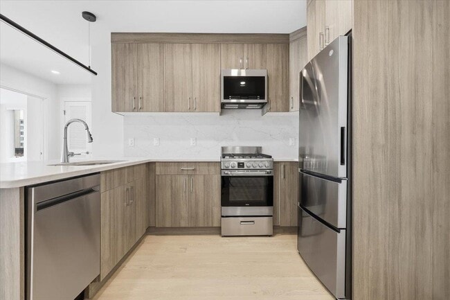 Building Photo - 303 Madison St Unit 406