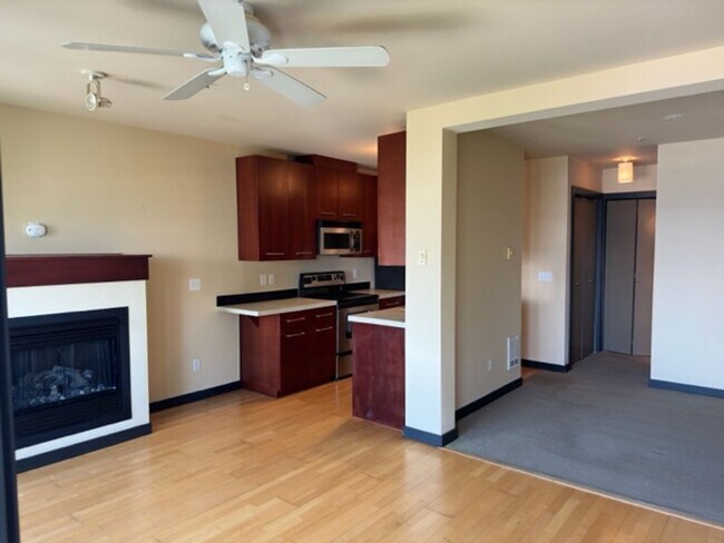 Photo - Ideally Located Seattle Open 1 Bed Unit w/ Breathtaking Views!