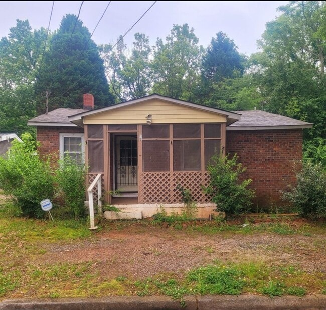 Building Photo - 43 Domineck St