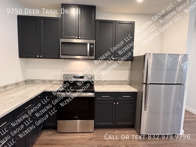 Building Photo - 9750 Deer Trail Dr Unit B