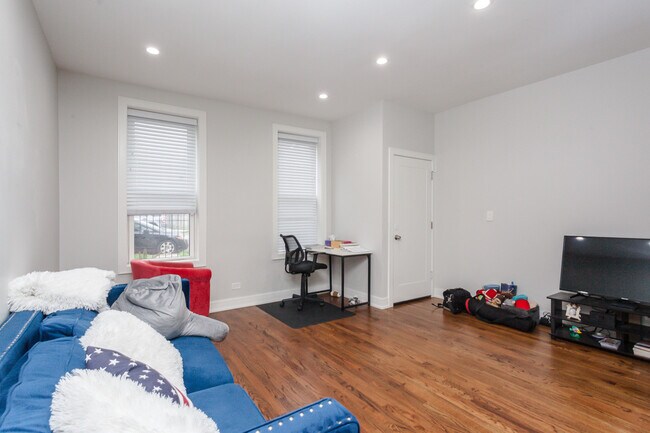 Photo - 2045 N Wolcott Ave Unit #  01F