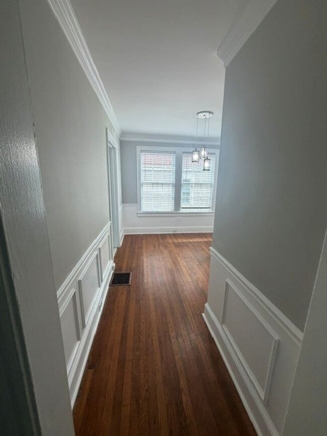 Photo - 719 Grandin Rd