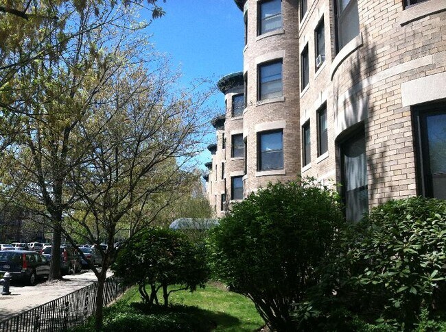 Photo - 1090 Beacon St Unidad 3B