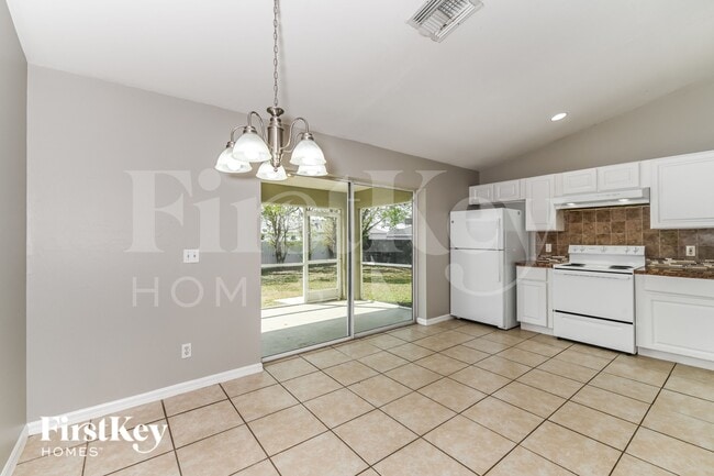 Photo - 830 NE 9th Terrace