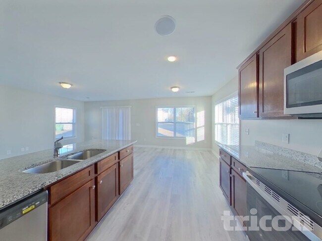 Photo - 422 Providence Plantation Cir