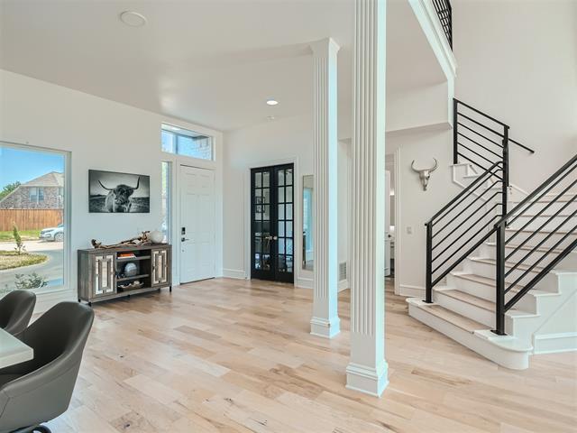Photo - 1323 Bradford Dr