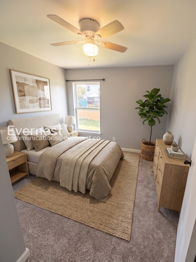 Photo - 129 Royallbrook Ln