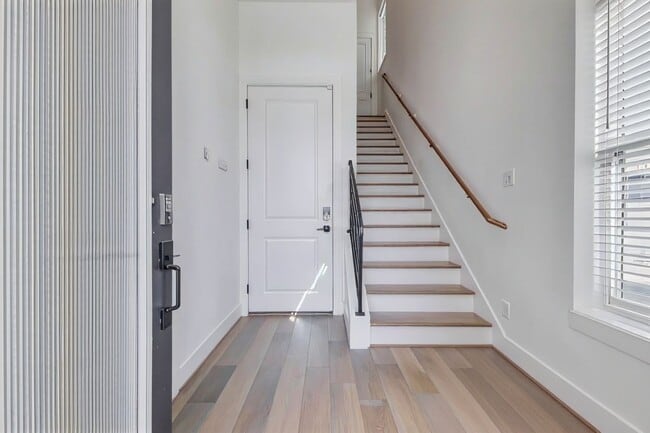 Photo - 334 Eastwood St